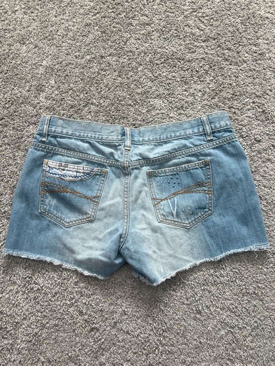 Old Navy Women’s Light Blue Denim Cutoff Patchwork Embroidered Shorts - Size 12 - Picture 6 of 6